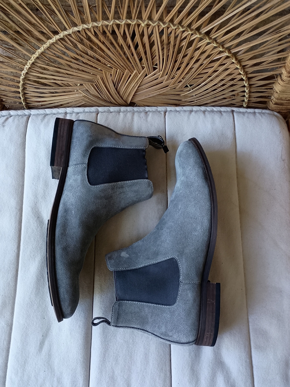 Blake McKay Men's Gray Suede Chelsea Boots - Sleek Slip-On Style_10.5
